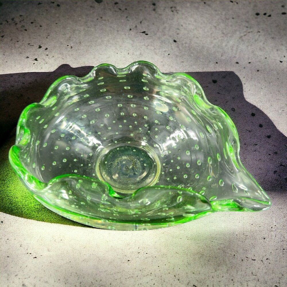 Venetian Art‎ Glass Bowl Dish Green With Bubbles Wavy Edges Italian Glass Decor